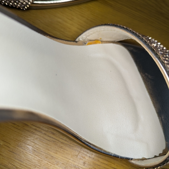 ⭐David's Bridal Women's Rose Gold Heels⭐ - Picture 10 of 15